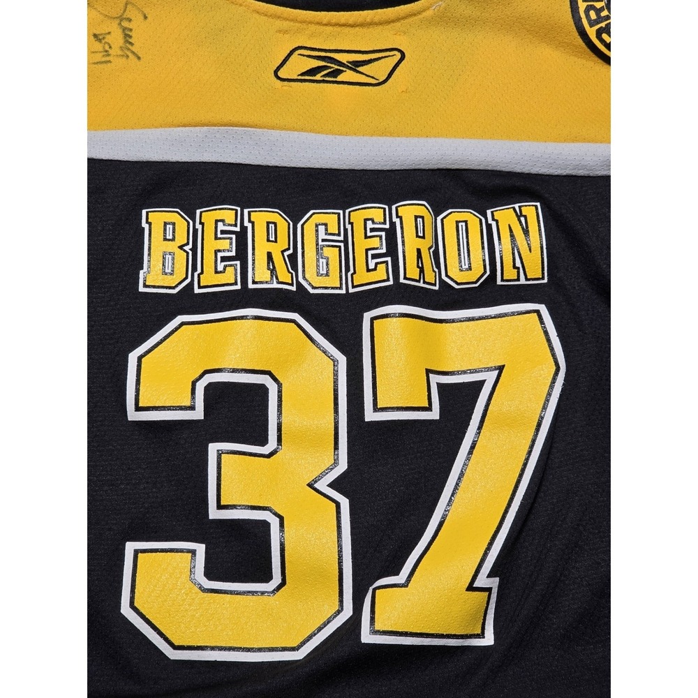 Reebok‎ Boston Bruins Bergeron 37 Youth L/XL Black Hockey Jersey Signed - Picture 6 of 10